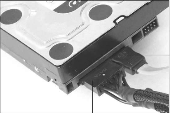 правильно-подключенные-кабеля-питания-данных